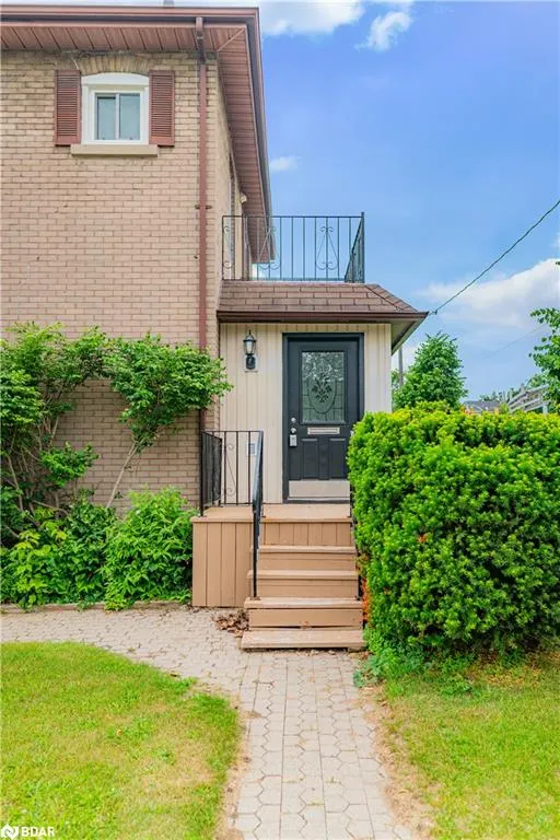 153 Colborne Street W