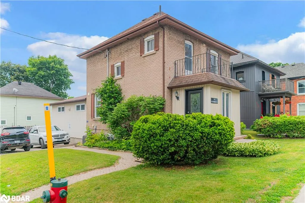 153 Colborne Street W