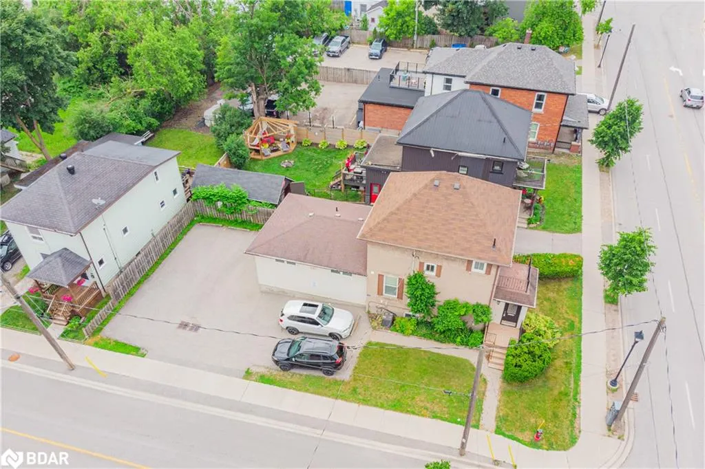 153 Colborne Street W
