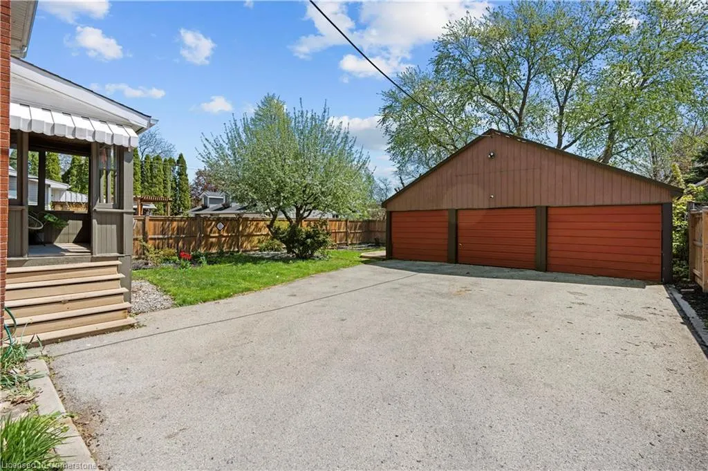 122 Lake Avenue Drive