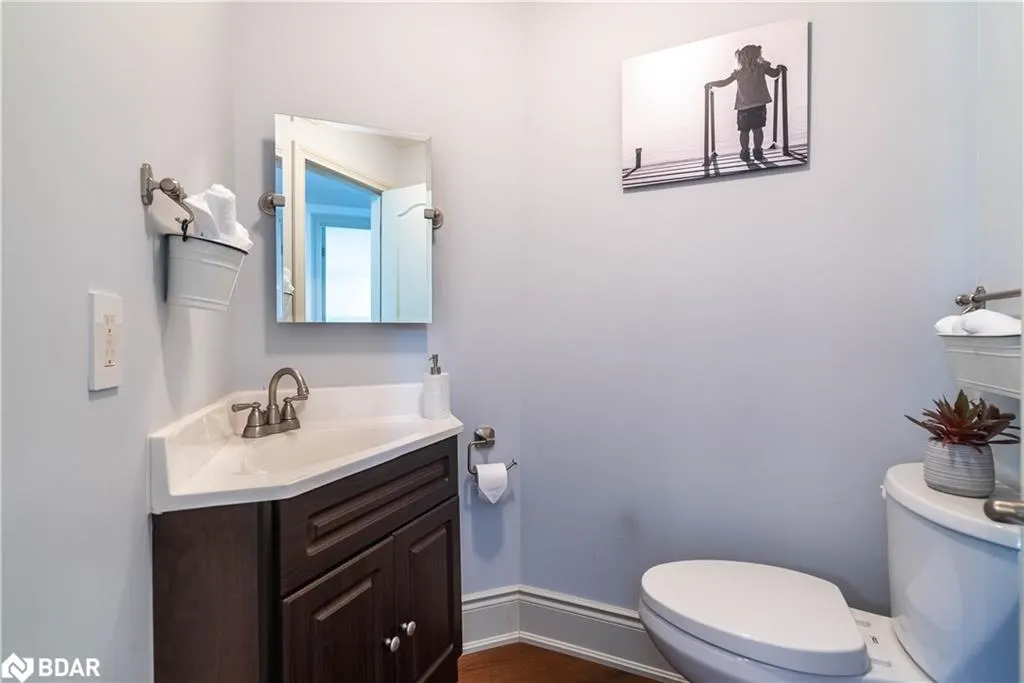 183 Lakeshore Road W