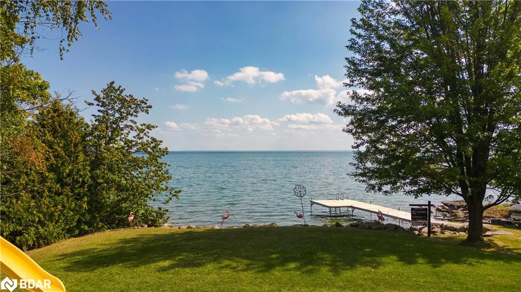 183 Lakeshore Road W