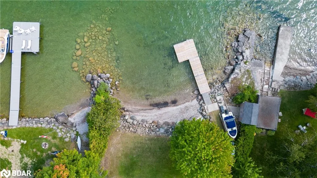 183 Lakeshore Road W
