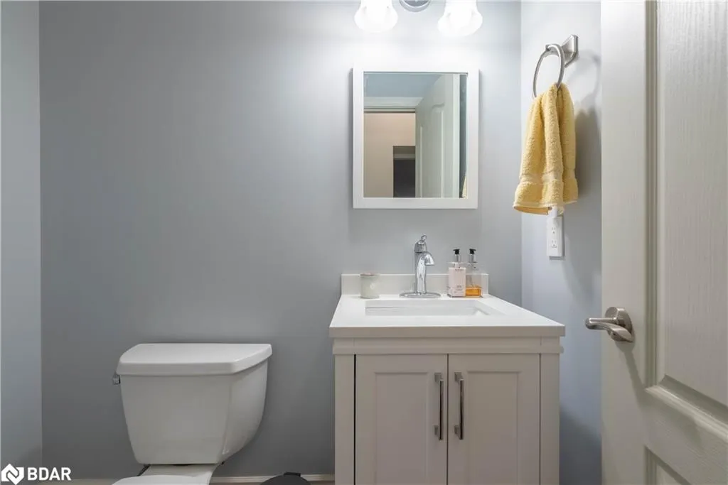 183 Lakeshore Road W