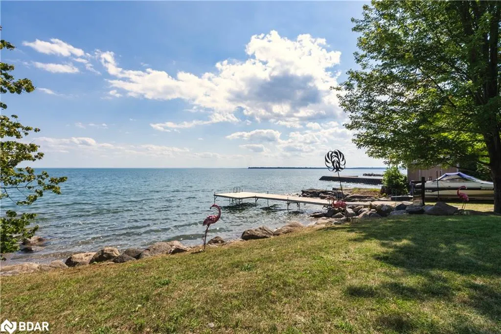 183 Lakeshore Road W