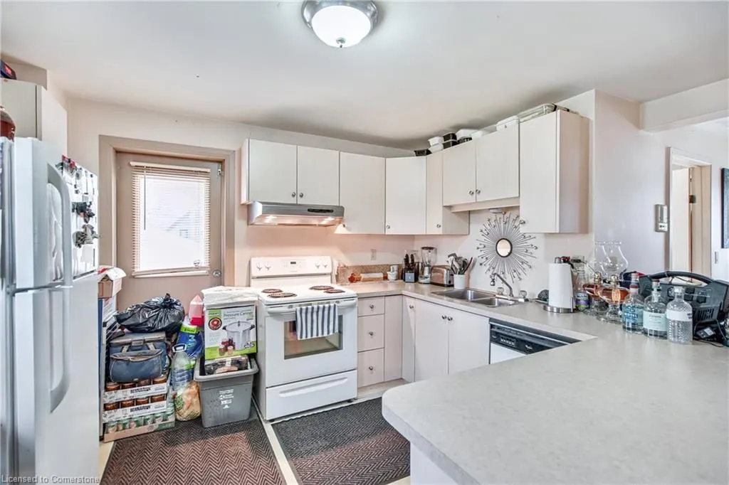 4674 Ryerson Crescent