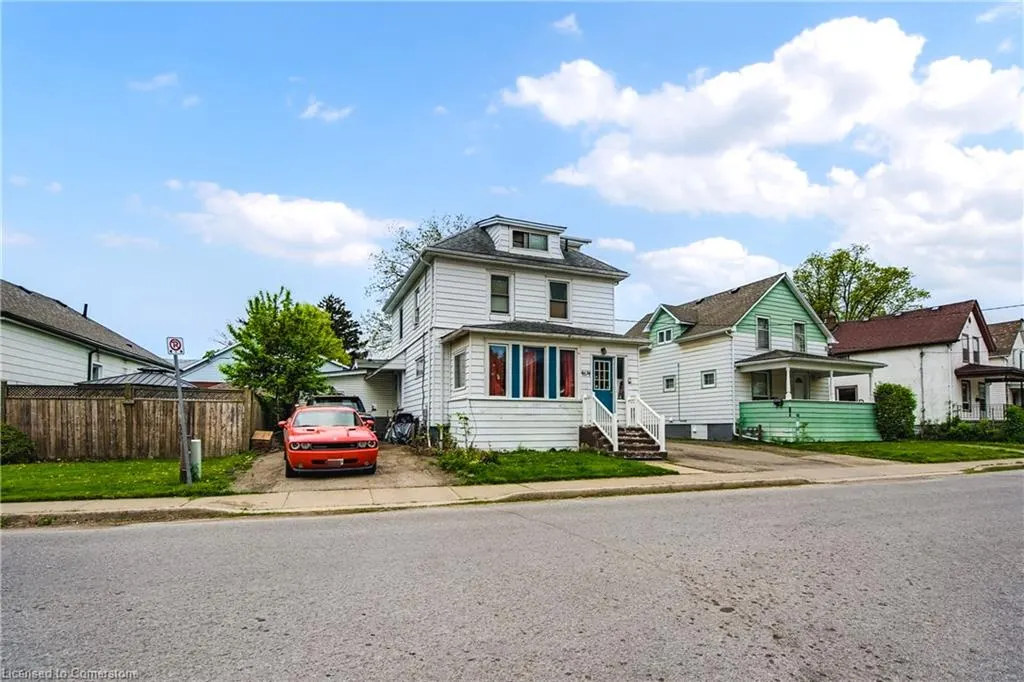 4674 Ryerson Crescent