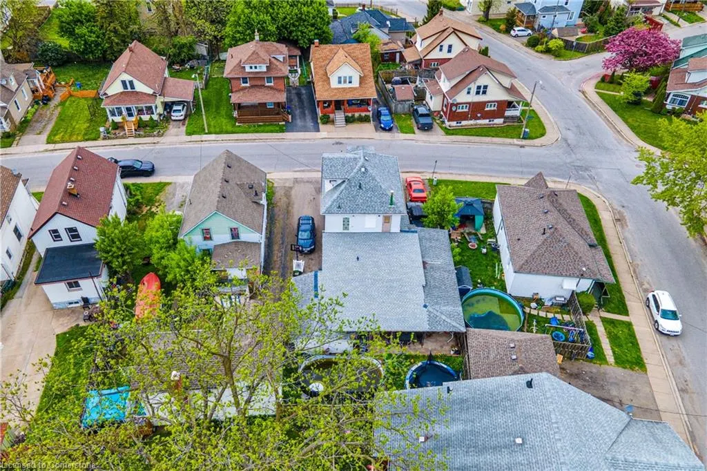 4674 Ryerson Crescent