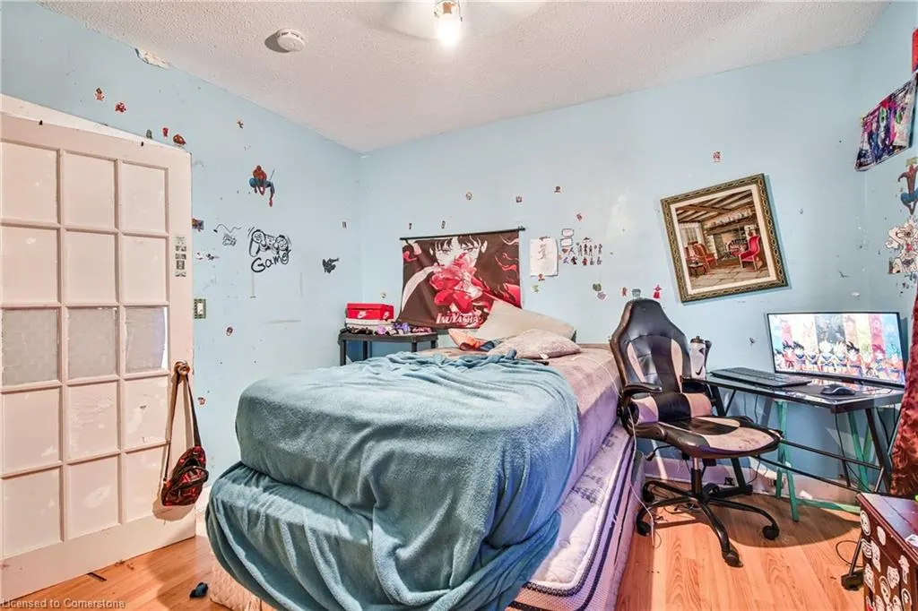 4674 Ryerson Crescent