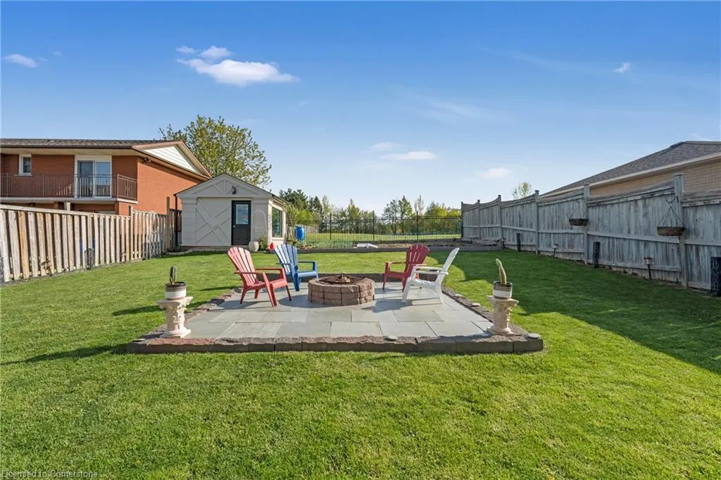 351 Highland Road W