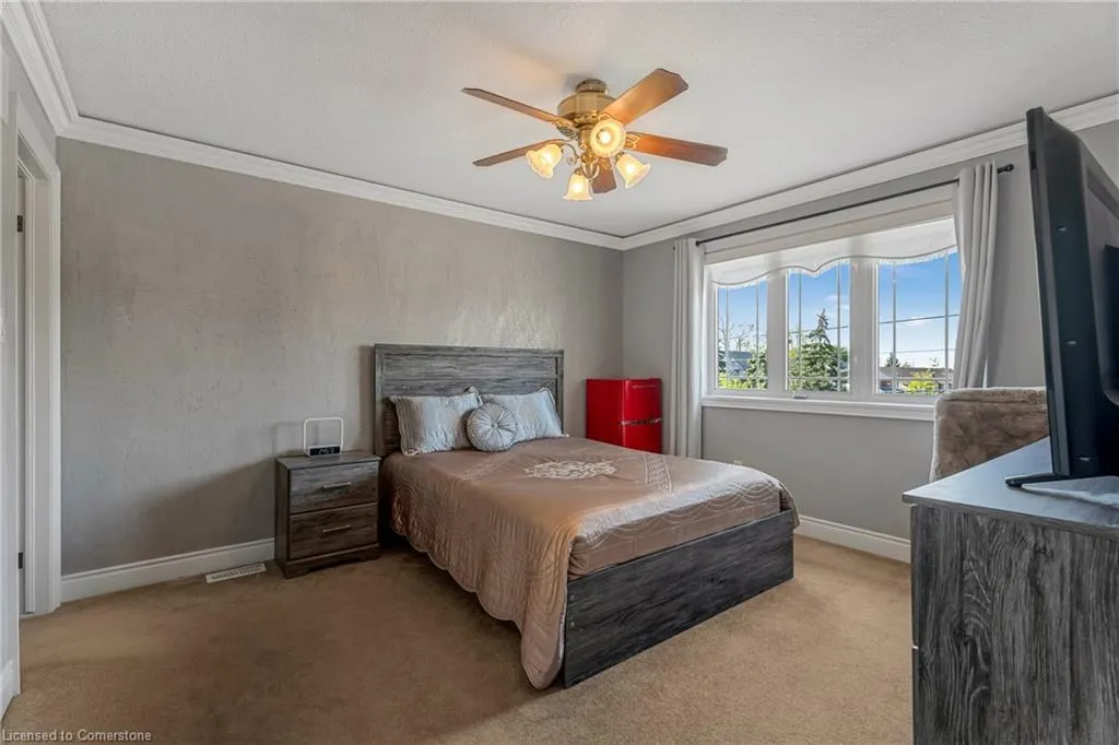 351 Highland Road W