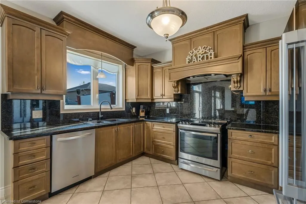 351 Highland Road W