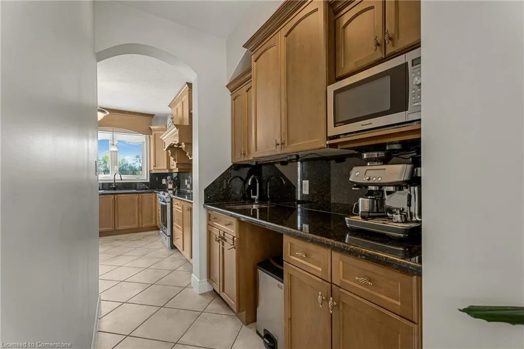 351 Highland Road W