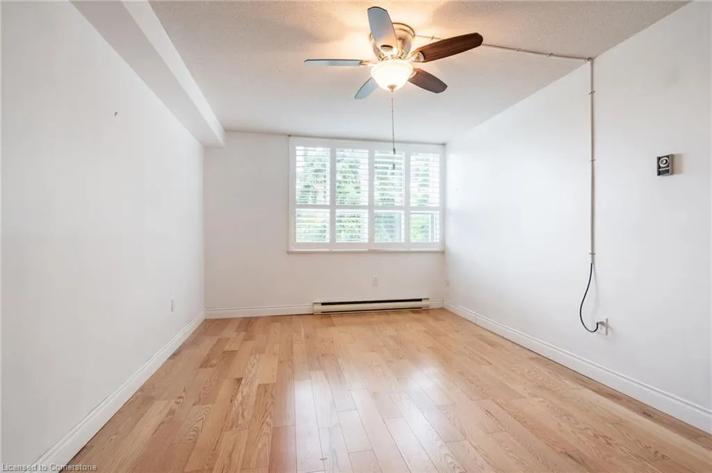 28 Robinson Street N, #305