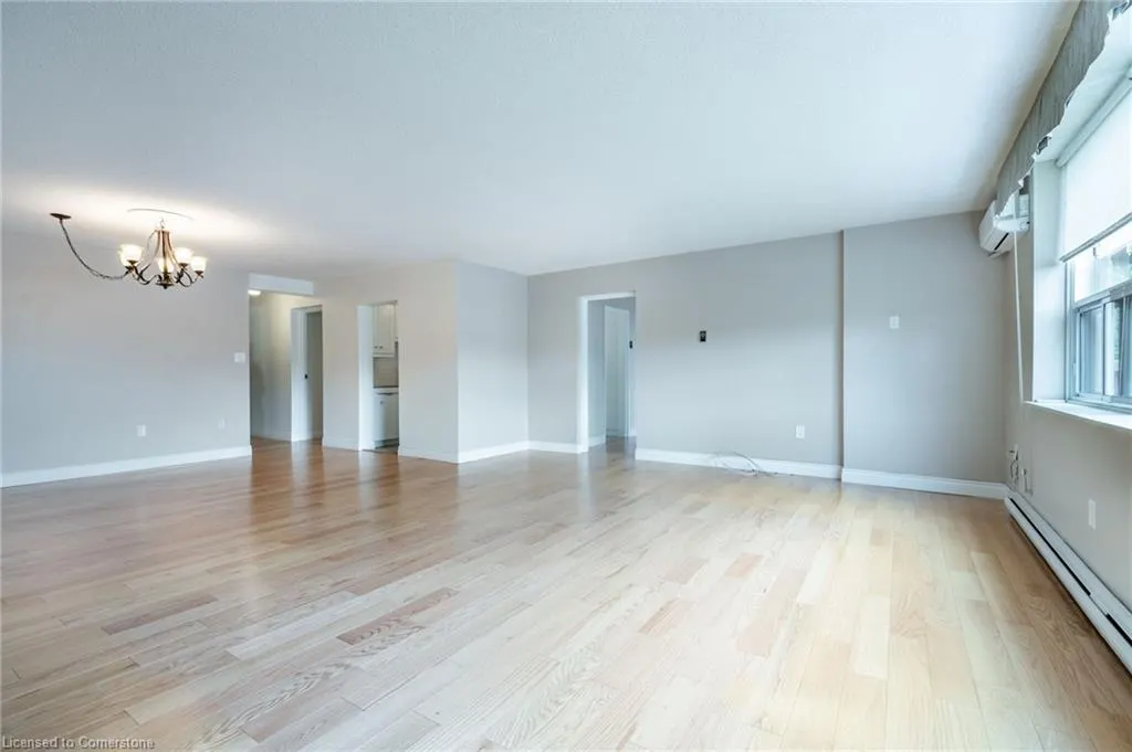 28 Robinson Street N, #305