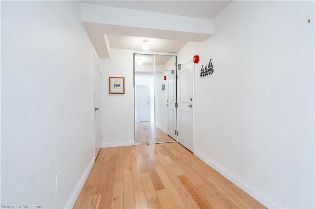 28 Robinson Street N, #305