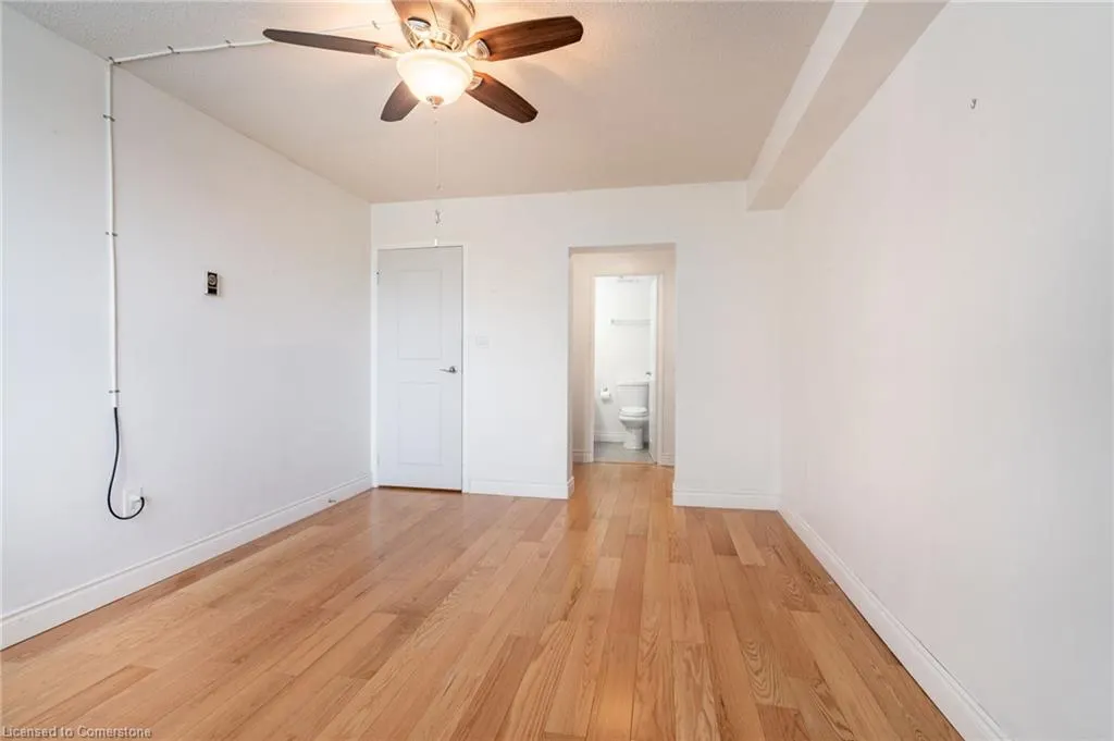 28 Robinson Street N, #305