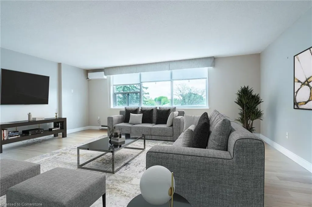 28 Robinson Street N, #305