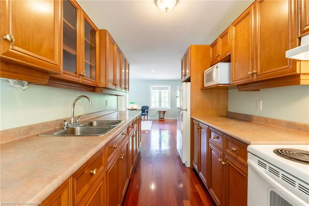 86 Ridge Road E