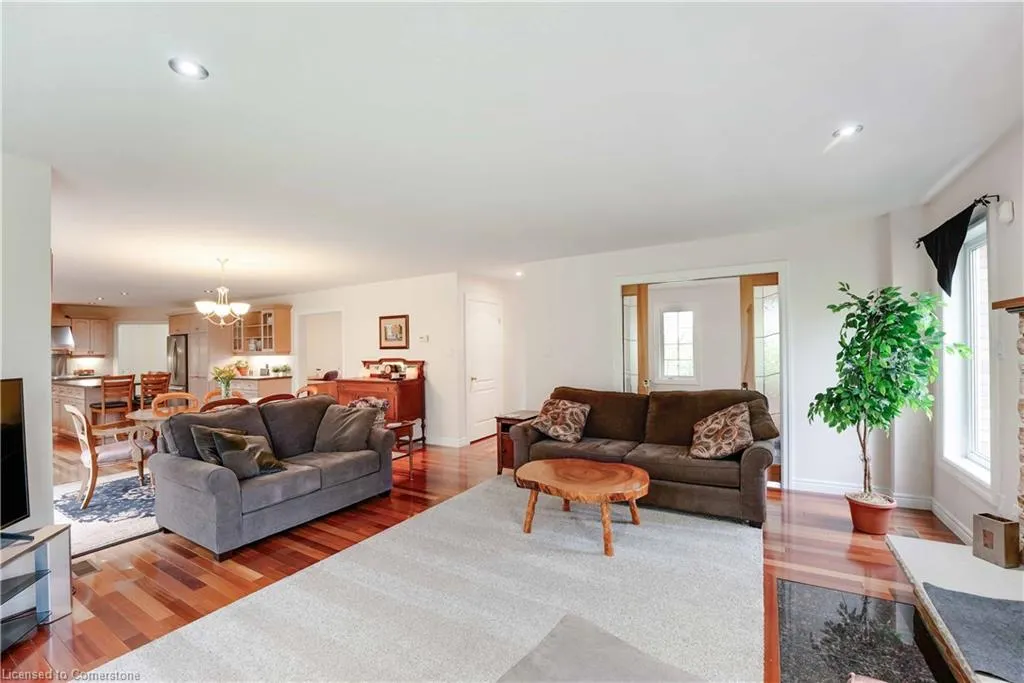 86 Ridge Road E