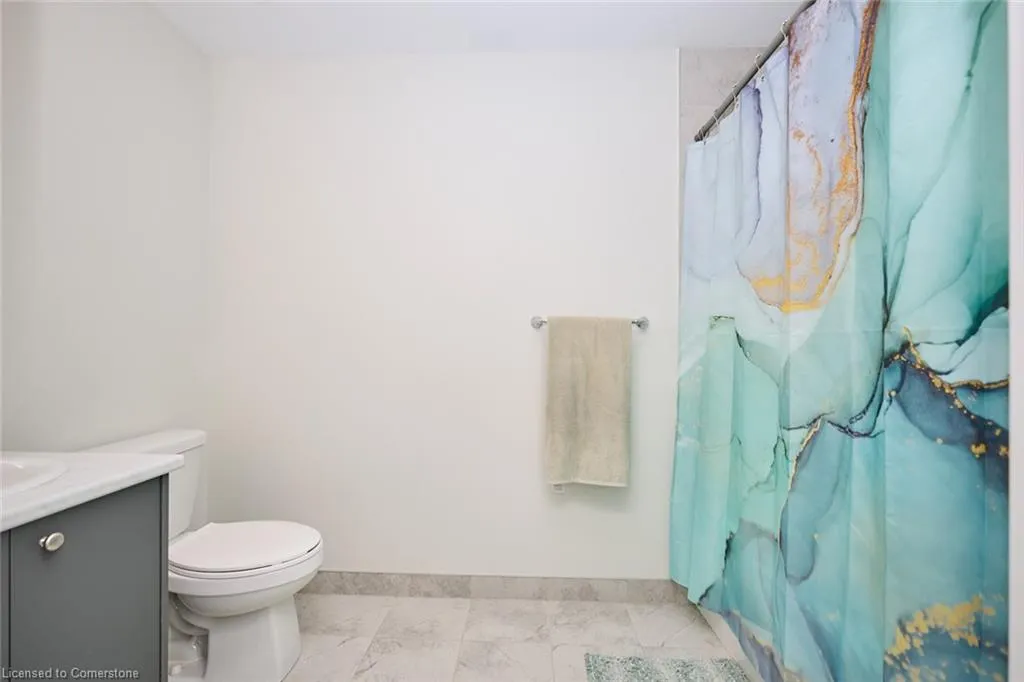 600 North Service Road, #204