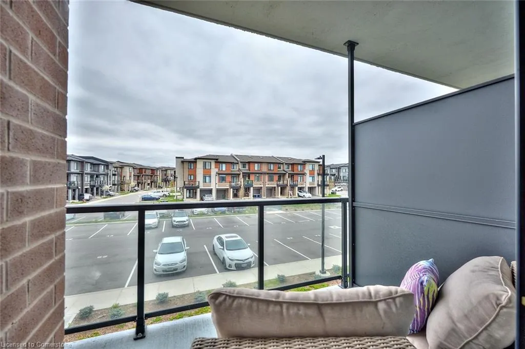 600 North Service Road, #204