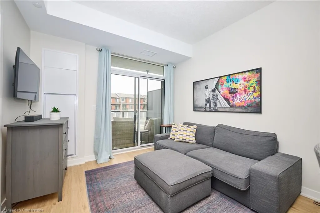 600 North Service Road, #204