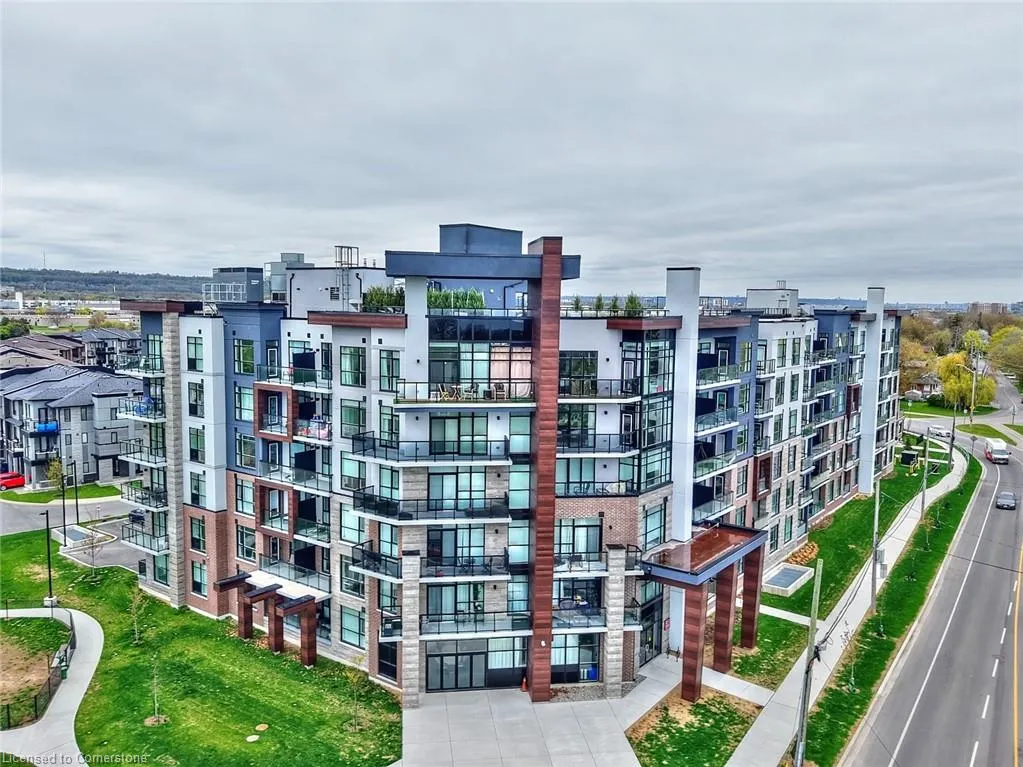 600 North Service Road, #204