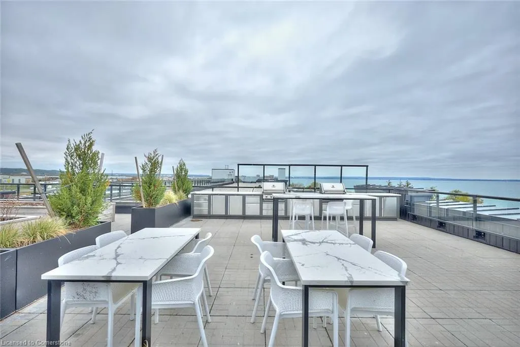 600 North Service Road, #204