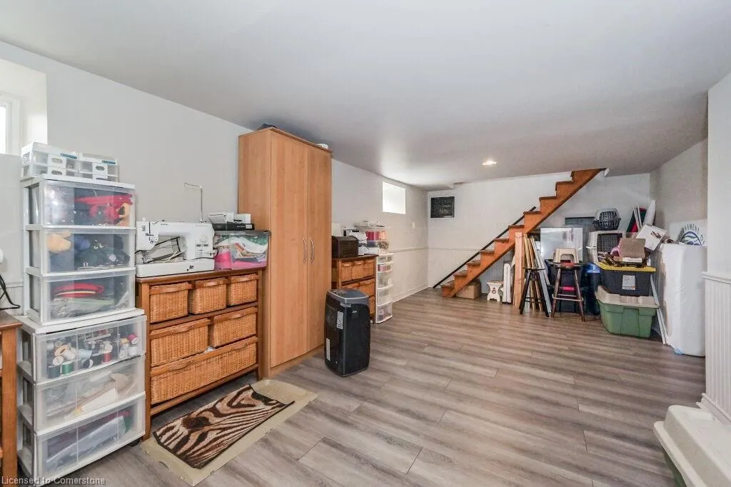 180 Union Street W