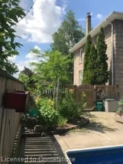 180 Union Street W