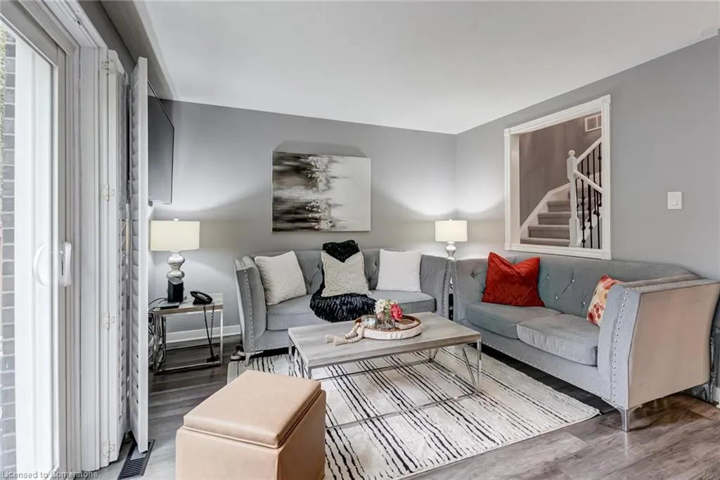 2825 Gananoque Drive
