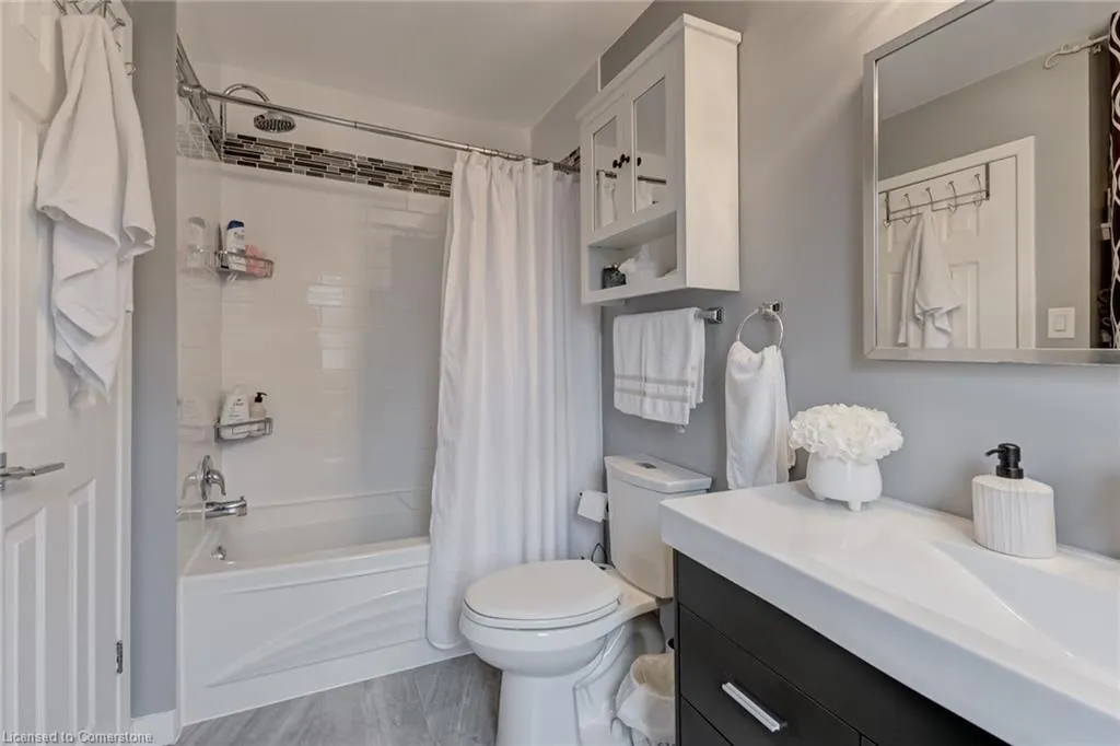 2825 Gananoque Drive