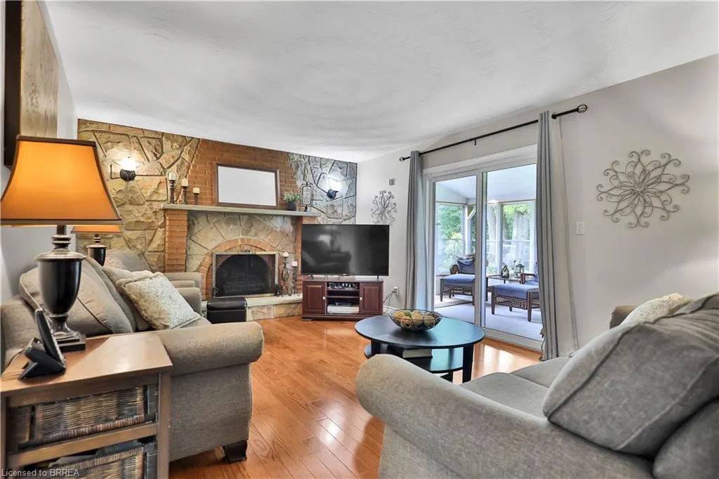 167 Governors Road E