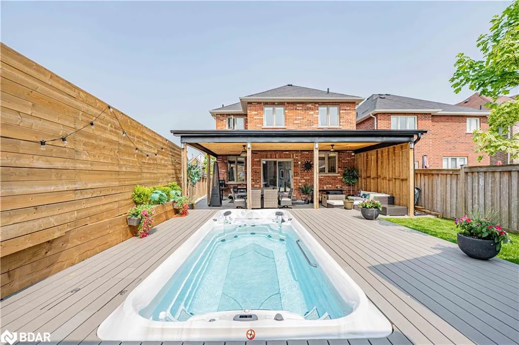 2199 Dawson Crescent