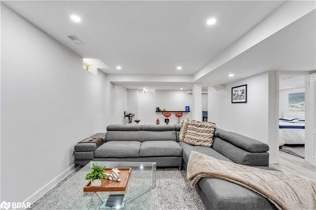 2199 Dawson Crescent