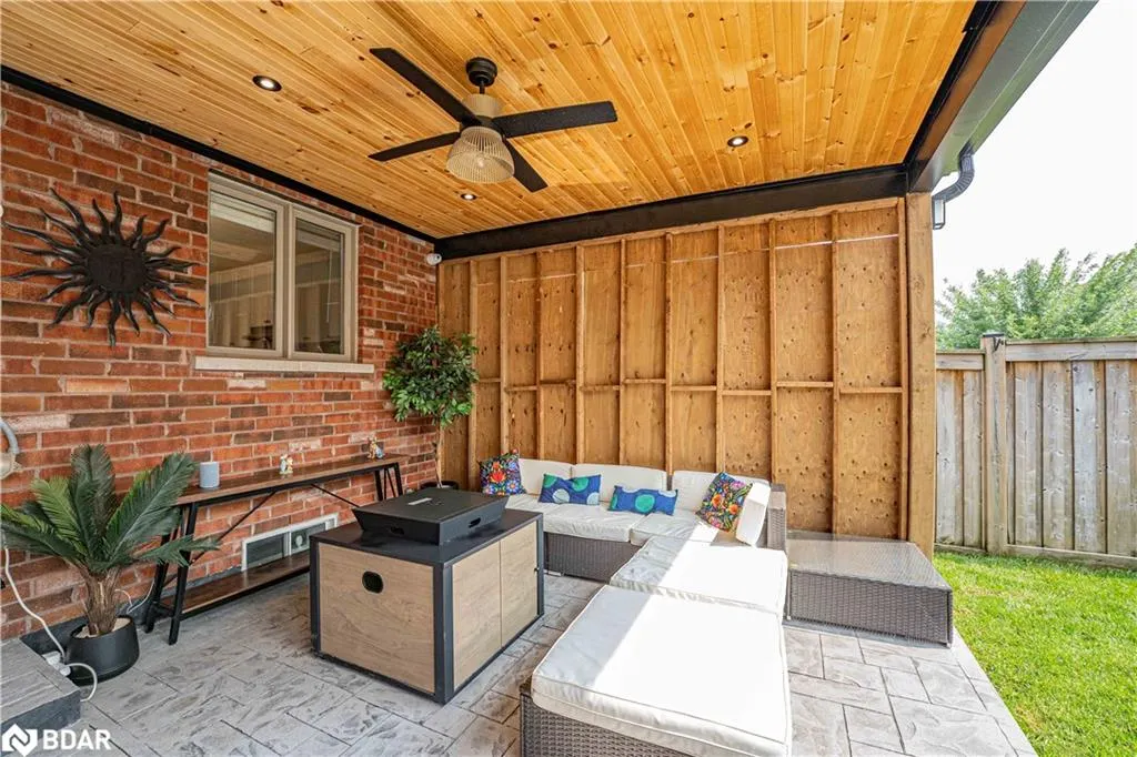 2199 Dawson Crescent