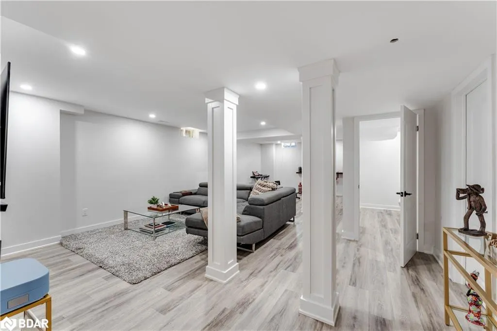 2199 Dawson Crescent