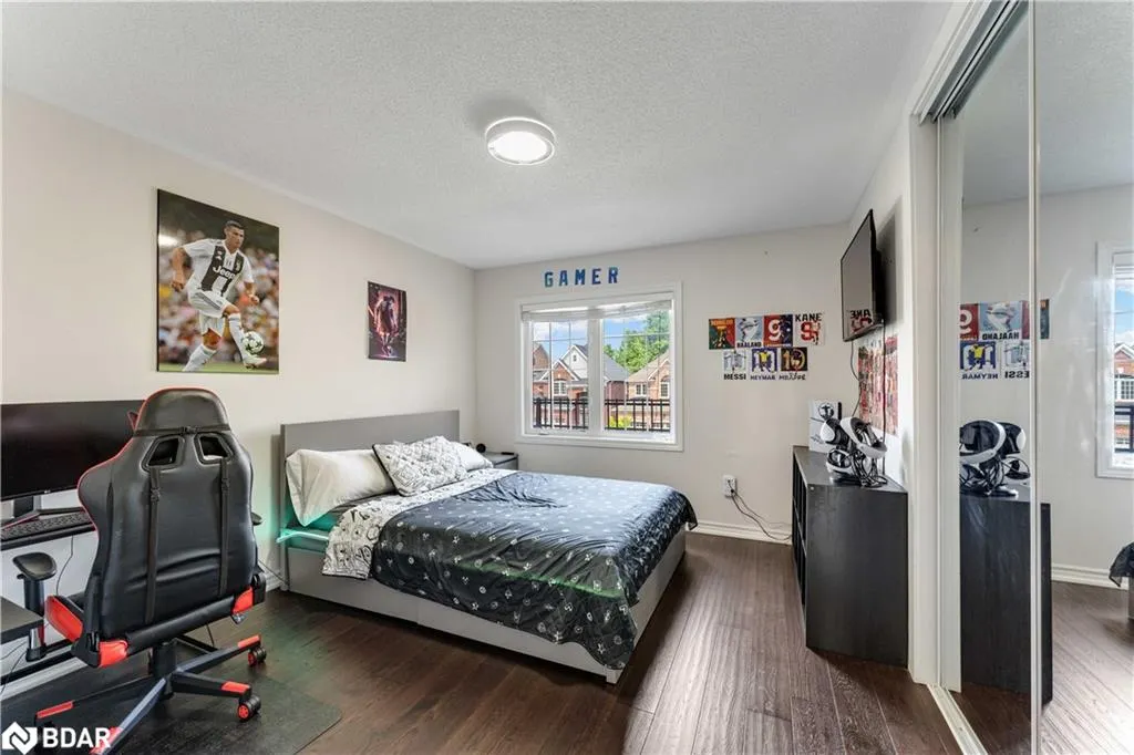 2199 Dawson Crescent