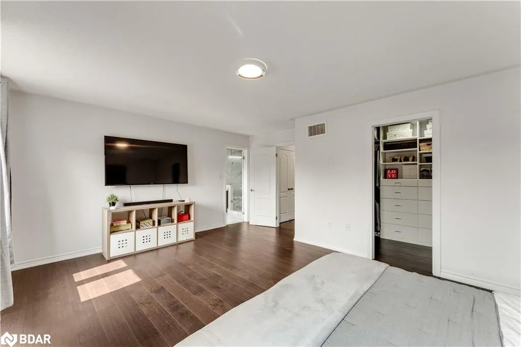 2199 Dawson Crescent