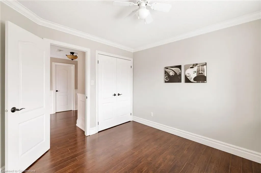 2225 Glazebrook Circle