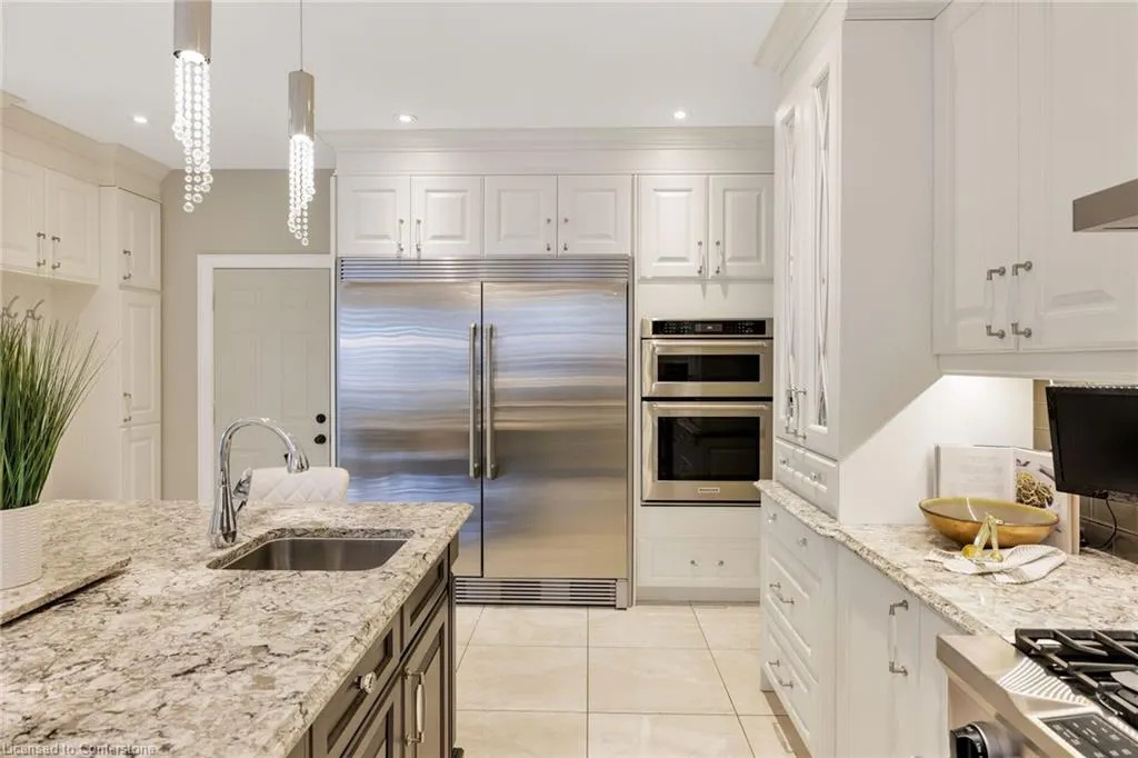 2225 Glazebrook Circle