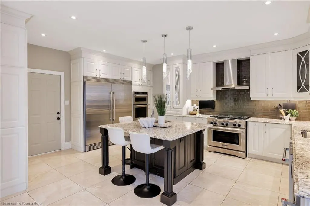 2225 Glazebrook Circle