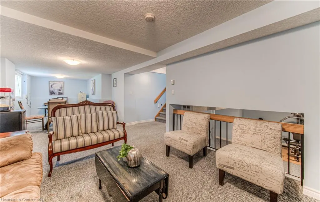 82 Roseneath Crescent