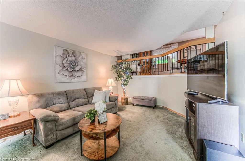 82 Roseneath Crescent