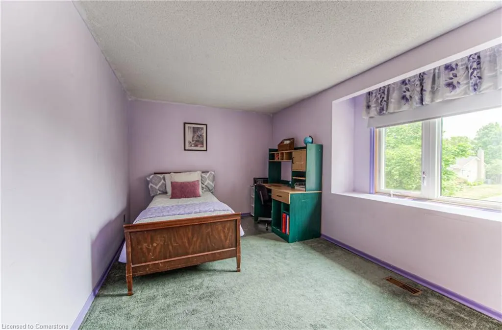 82 Roseneath Crescent