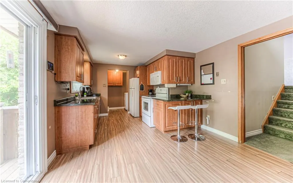 82 Roseneath Crescent
