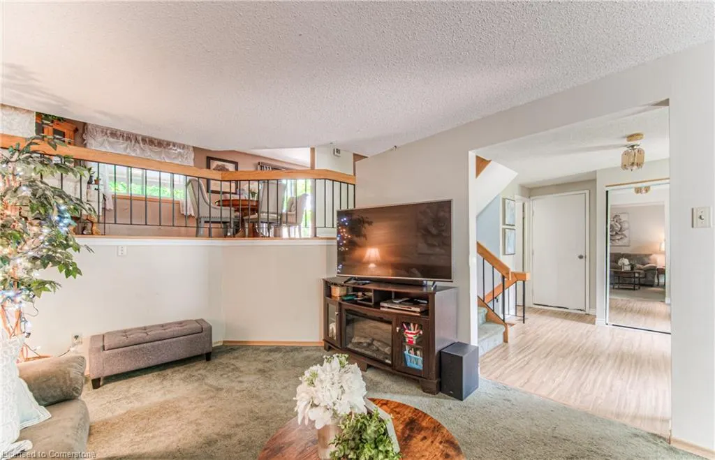 82 Roseneath Crescent