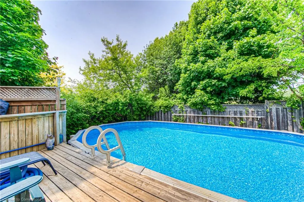 82 Roseneath Crescent