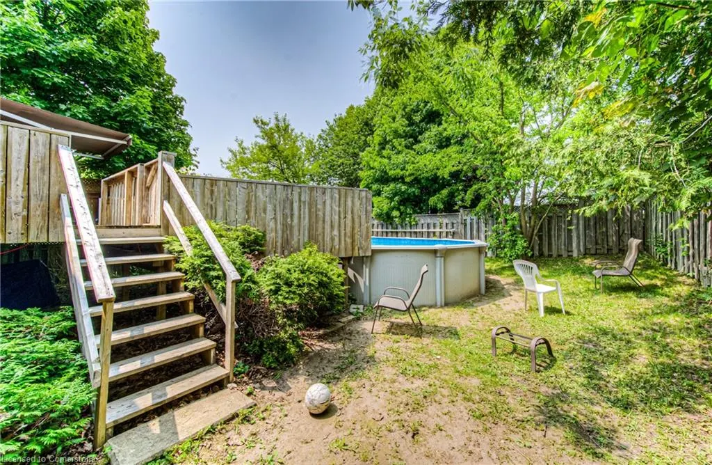 82 Roseneath Crescent